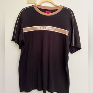 SUPREME Men’s Sweater Tee Size M in Classic Black & Tan. Great Condition!